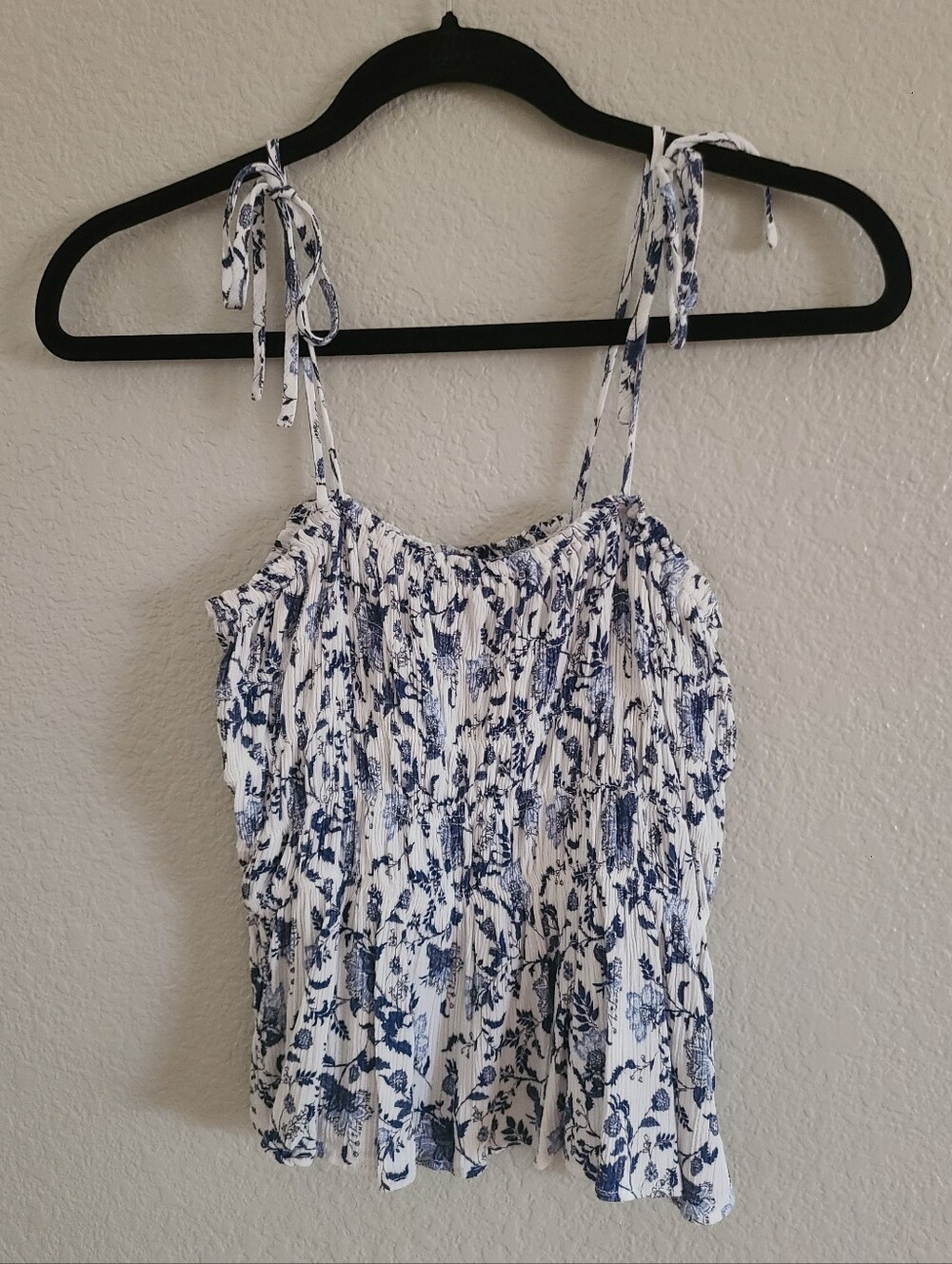 Papercrane Women's White and Blue Floral Tie-Shoulder Tank Top Size Small